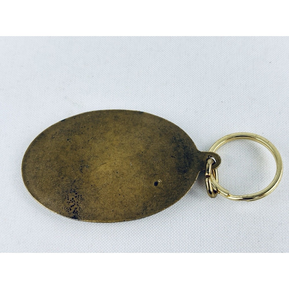 Cracker‎ Barrel Neighborhood Special Neighbor Metal Keychain Brass Country - Picture 2 of 7